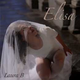 LAURA B “Elisa” è l’esordio da solista della cantautrice bresciana con un singolo che parla di femminicidio, in occasione della giornata contro la violenza sulle donne