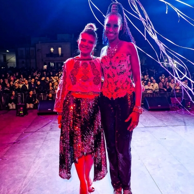 Corona e Haiduci show in Puglia: piazza gremitissima a Sammichele di Bari